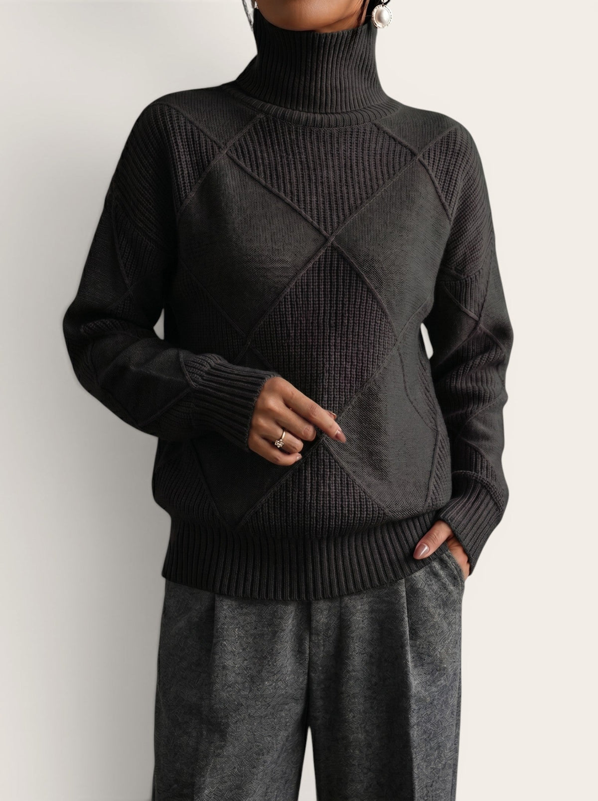 Vivara – Structured Turtleneck Knit